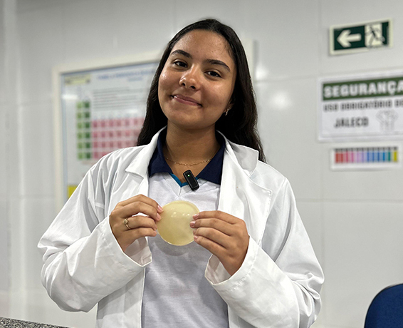 ALUNA DO IDFG PARTICIPA DE CONFERÊNCIA NACIONAL EM BRASÍLIA